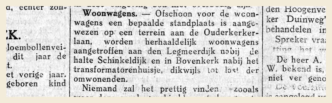 Woonwagens aan de Legmeerdijk bij de halte Schinkeldijk, tot last van de omwonenden.