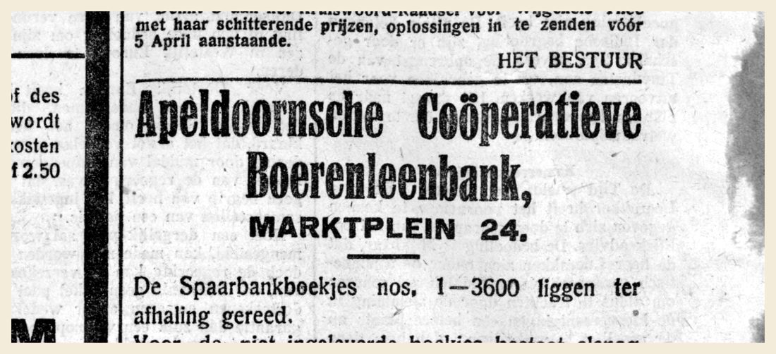 De Boerenleenbank adverteert in maart 1925 met „Marktplein 24”, het nummer van de schoenwinkel. Nieuwe Apeldoornsche Courant, 25 maart 1925.